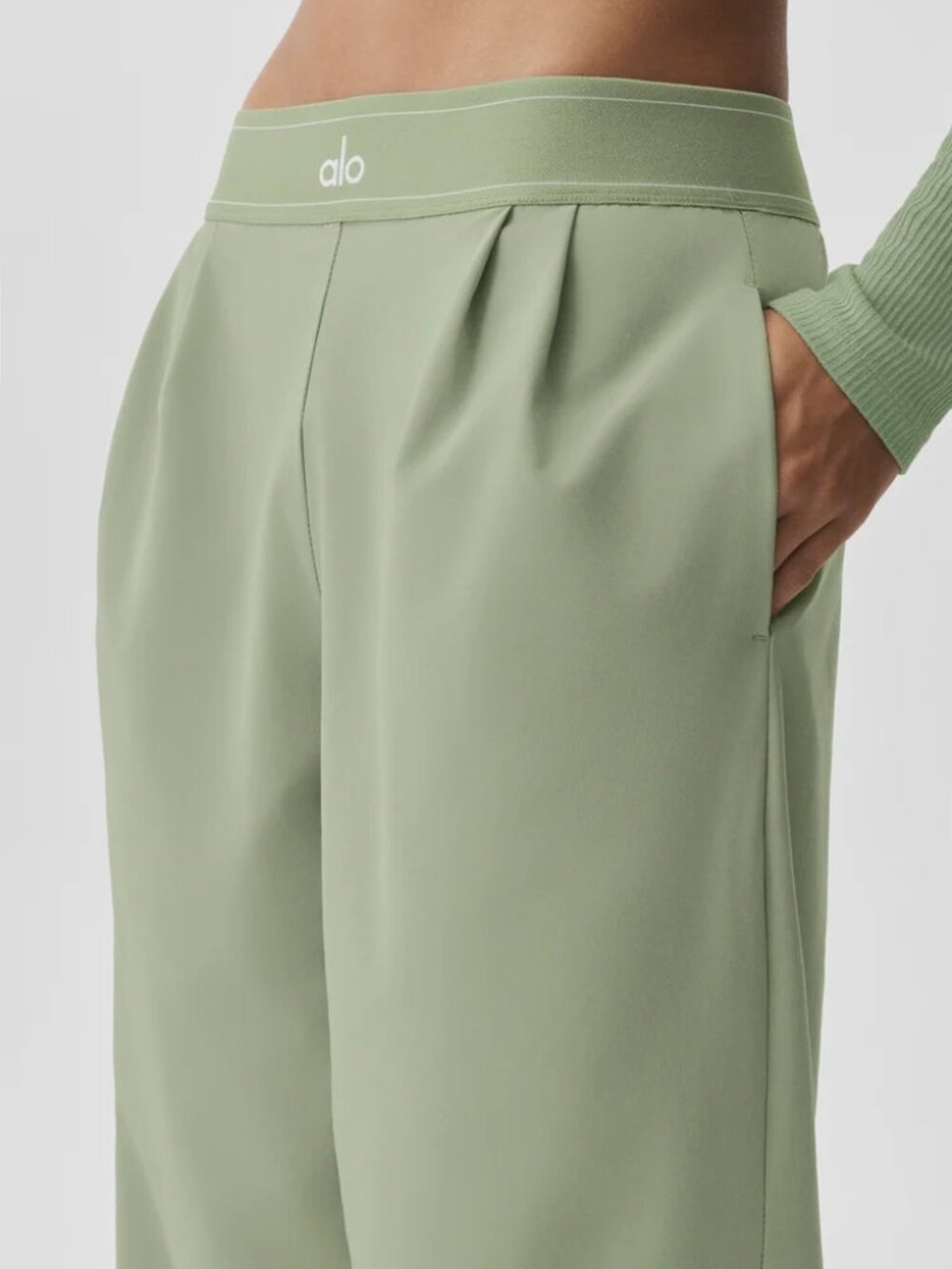 ALO Yoga Suit Up Trouser🥰Dune Grass Comfy Pants(Regular/30" Inseam/Size XS)📗